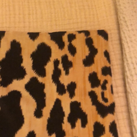 A pair of 20 x 20 pillows - Picture 9 of 9